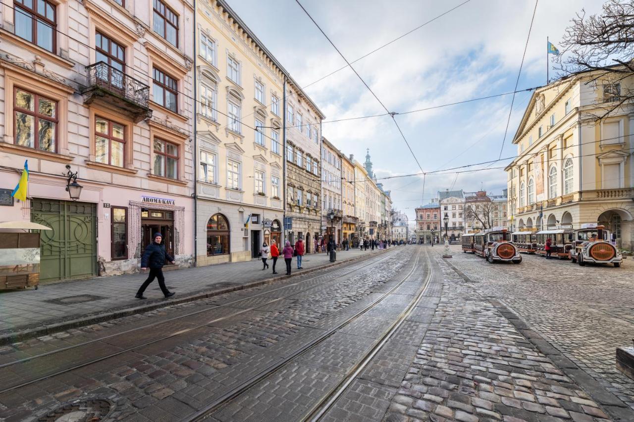 Rynok Square city center 2 bedroom apartment! Lviv Buitenkant foto