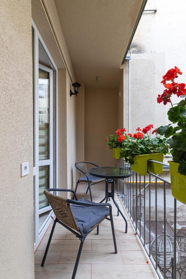 Rynok Square city center 2 bedroom apartment! Lviv Buitenkant foto