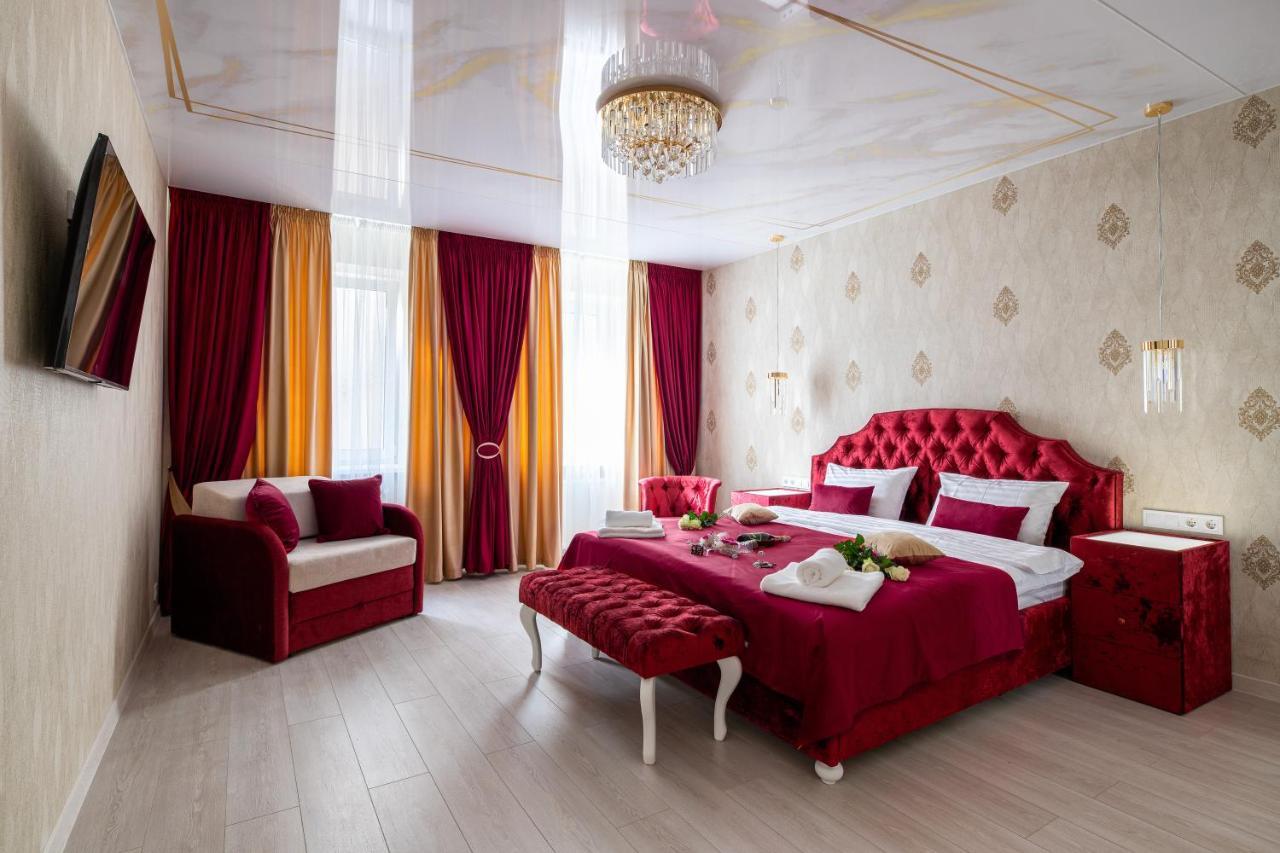 Rynok Square city center 2 bedroom apartment! Lviv Buitenkant foto