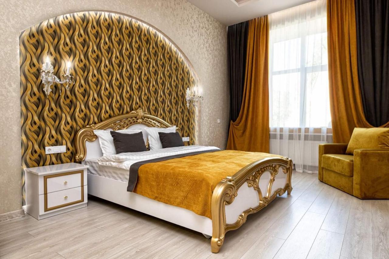 Rynok Square city center 2 bedroom apartment! Lviv Buitenkant foto