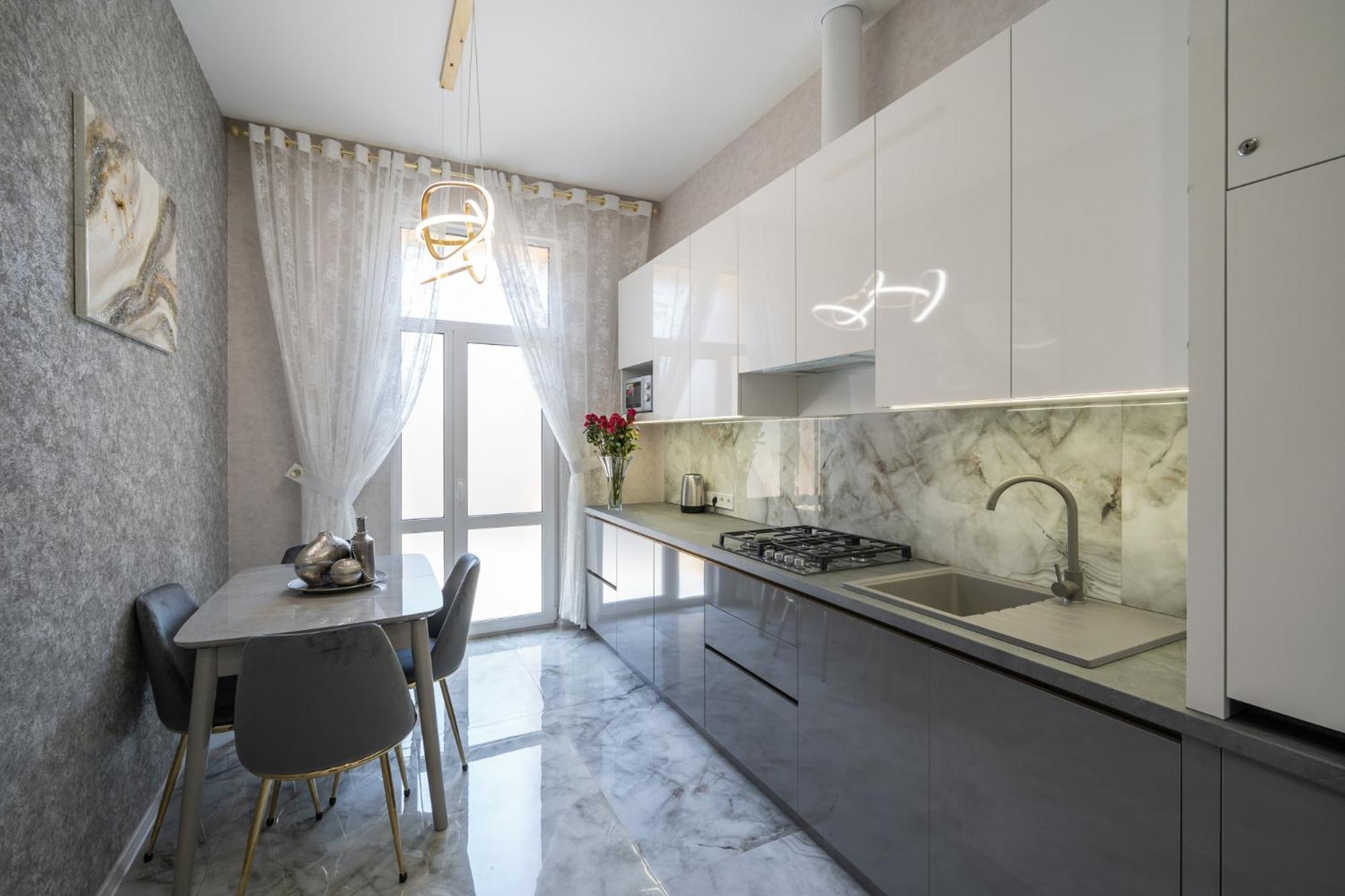 Rynok Square city center 2 bedroom apartment! Lviv Buitenkant foto