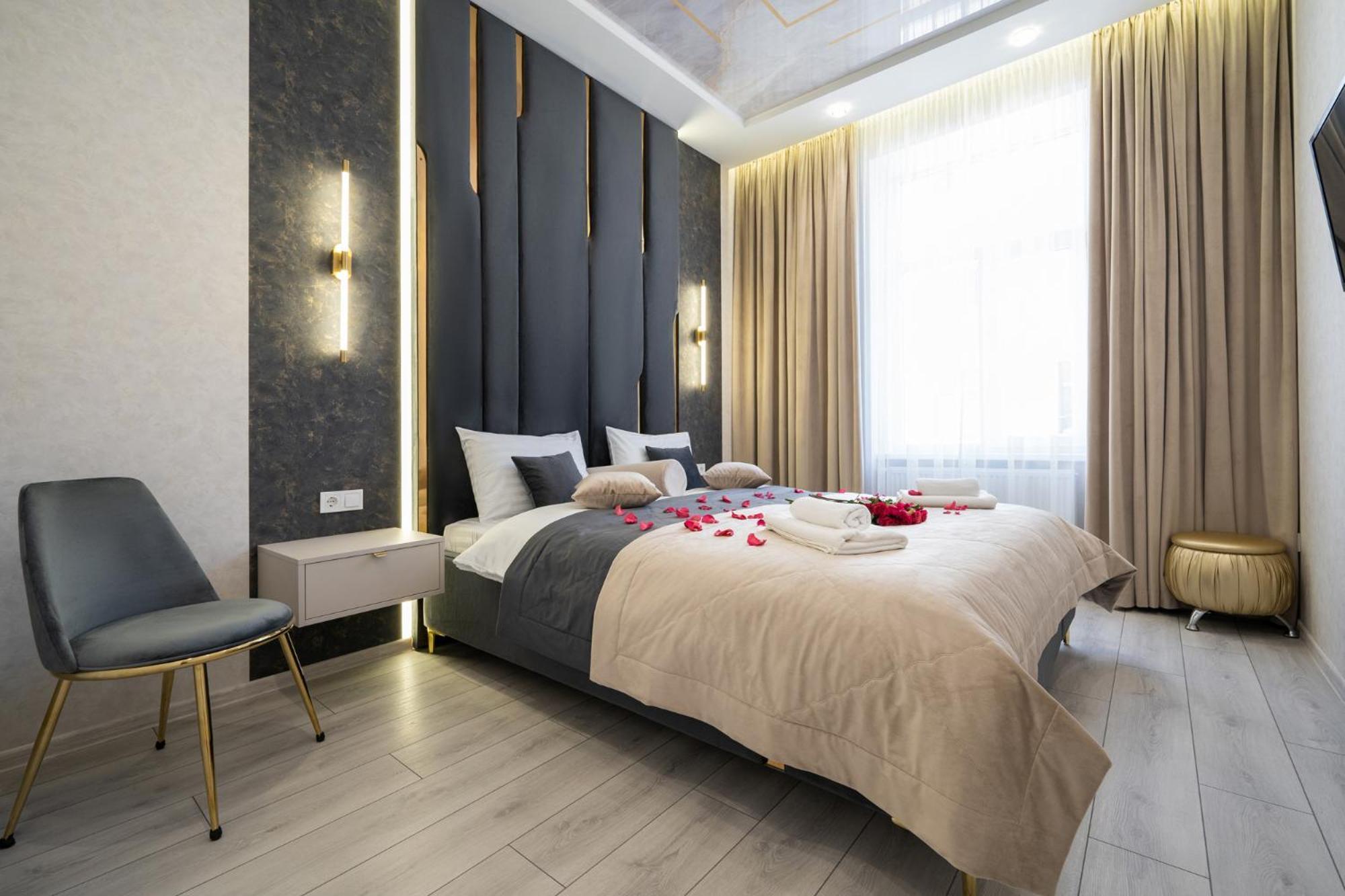 Rynok Square city center 2 bedroom apartment! Lviv Buitenkant foto